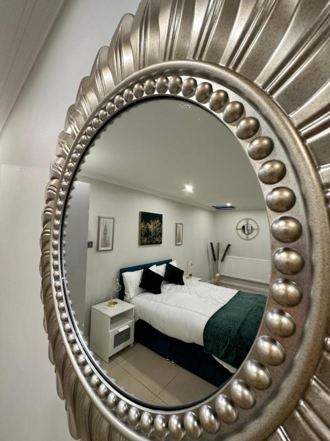 Luxury Studio Apartment Harrow on the Hill Exterior photo